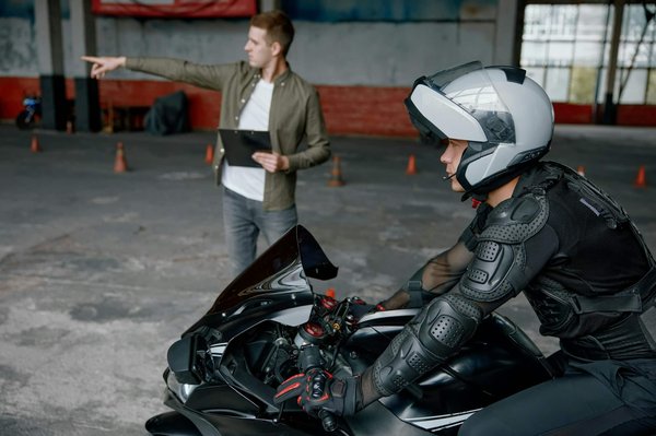 LLD vs LOA : que retenir de ces locations sur une assurance moto ?
